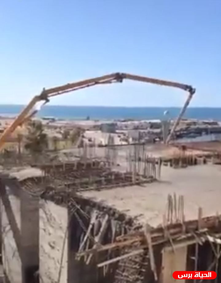 انهيار مبنى قيد الانشاء قرب ميناء غزة