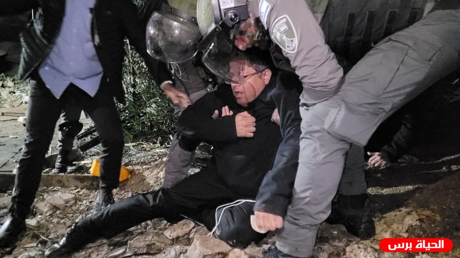 بن غفير يغمى عليه خلال اخراجه بالقوة من حي الشيخ جراح