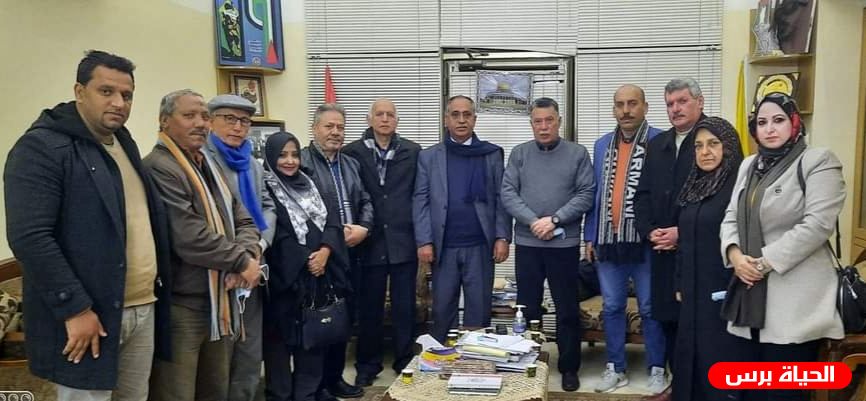 حلس يلتقي أعضاء المكتب الحركي للكتّاب في غزة