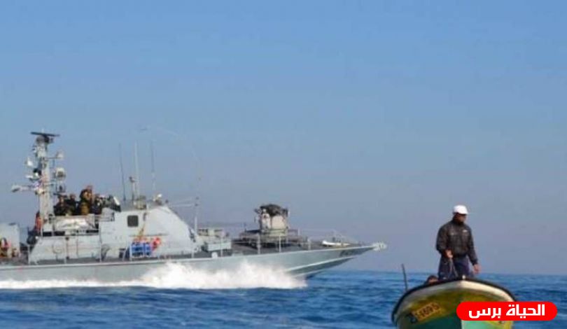 زوارق الاحتلال تستهدف مراكب الصيد ورعاة الأغنام في غزة
