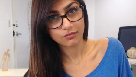 مايا خليفة تثير الجدل بوشمها الجديد