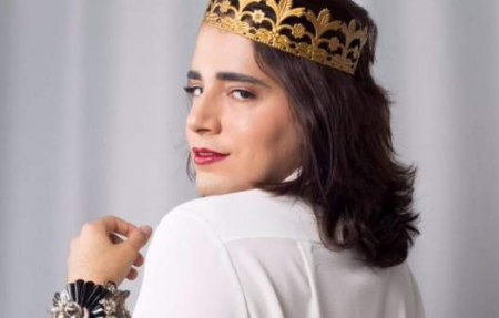 بدر خلف يعود بوصلة رقص بقميص نوم 