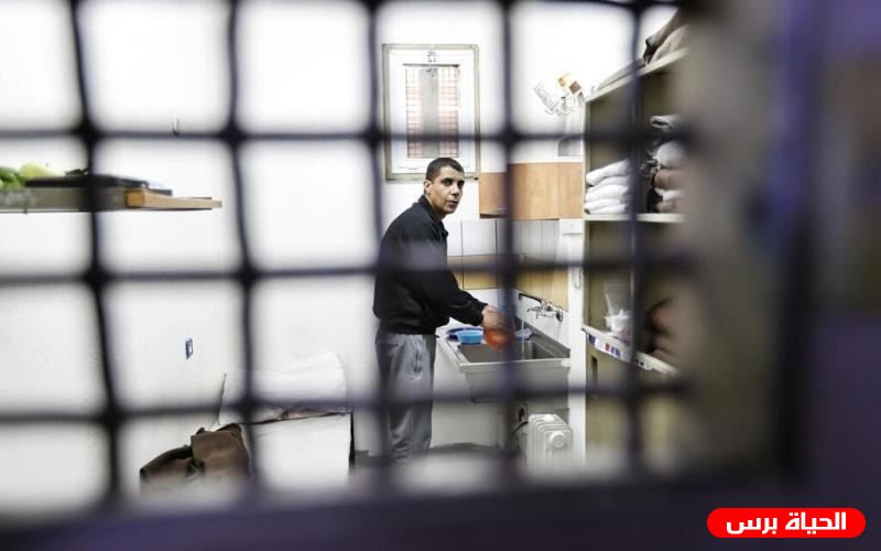 شاهد بالصور كيف يعيش زكريا الزبيدي في زنزانته الاتفرادية