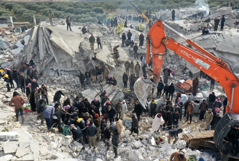 ارتفاع حصيلة الضحايا الفلسطينيين في زلزال تركيا وسوريا لـ 83 
