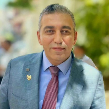 قبْضَةٌ بِيَدِ الغَمَام ...بقلم الشاعر علي السيد