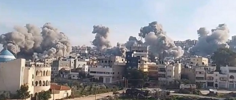  الاحتلال يفجر 20 بناية في مخيم جنين واستشهاد مسن برصاص القناصة