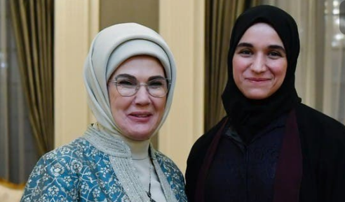 أول ظهور لزوجة أحمد الشرع لطيفة الدروبي