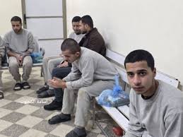 الاحتلال يفرج عن 5 أسرى من غزة وينقلهم لمستشفى شهداء الأقصى