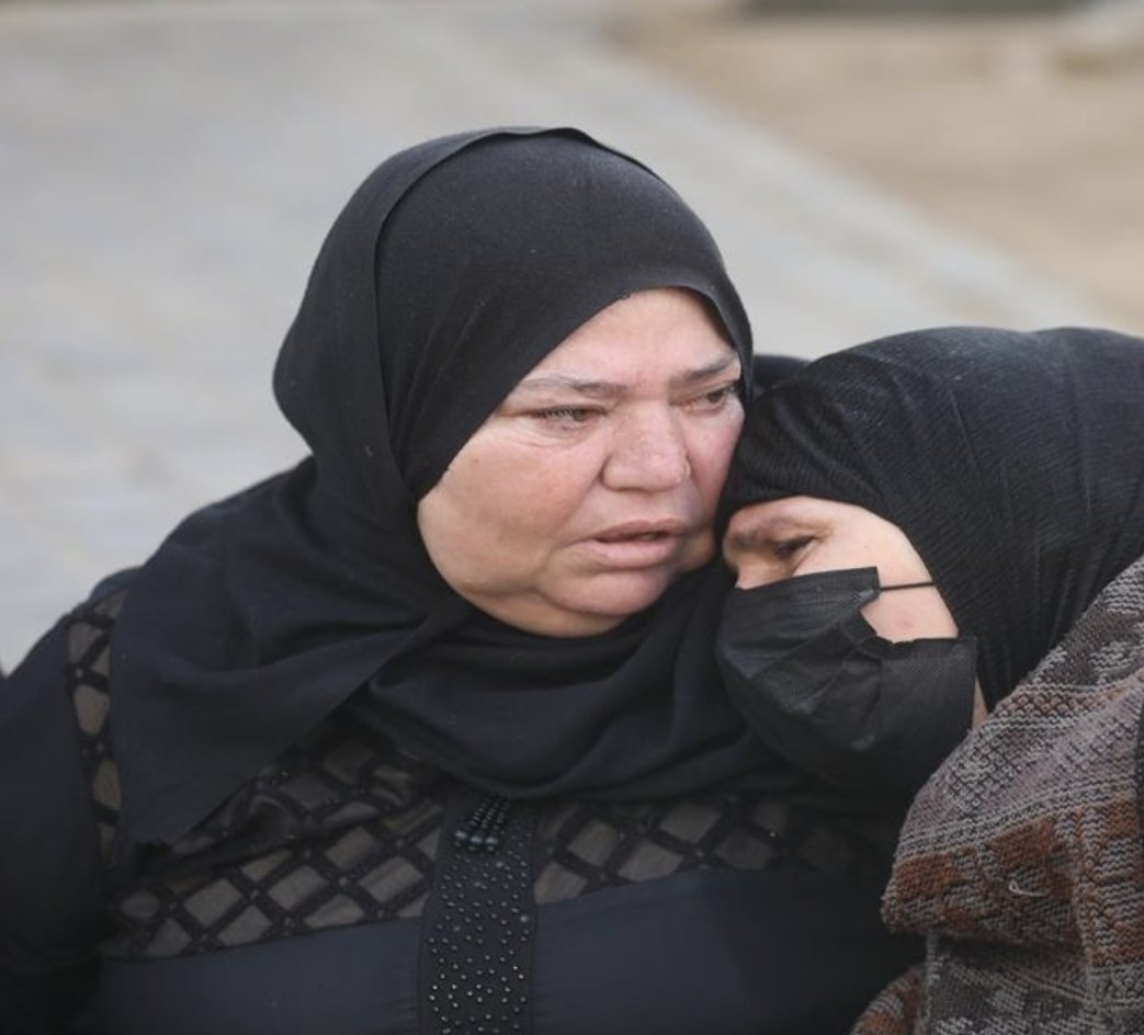 شهيدان وعدة إصابات برصاص الاحتلال في غزة.. واستهداف سيارات الإسعاف قرب دوّار الكويت