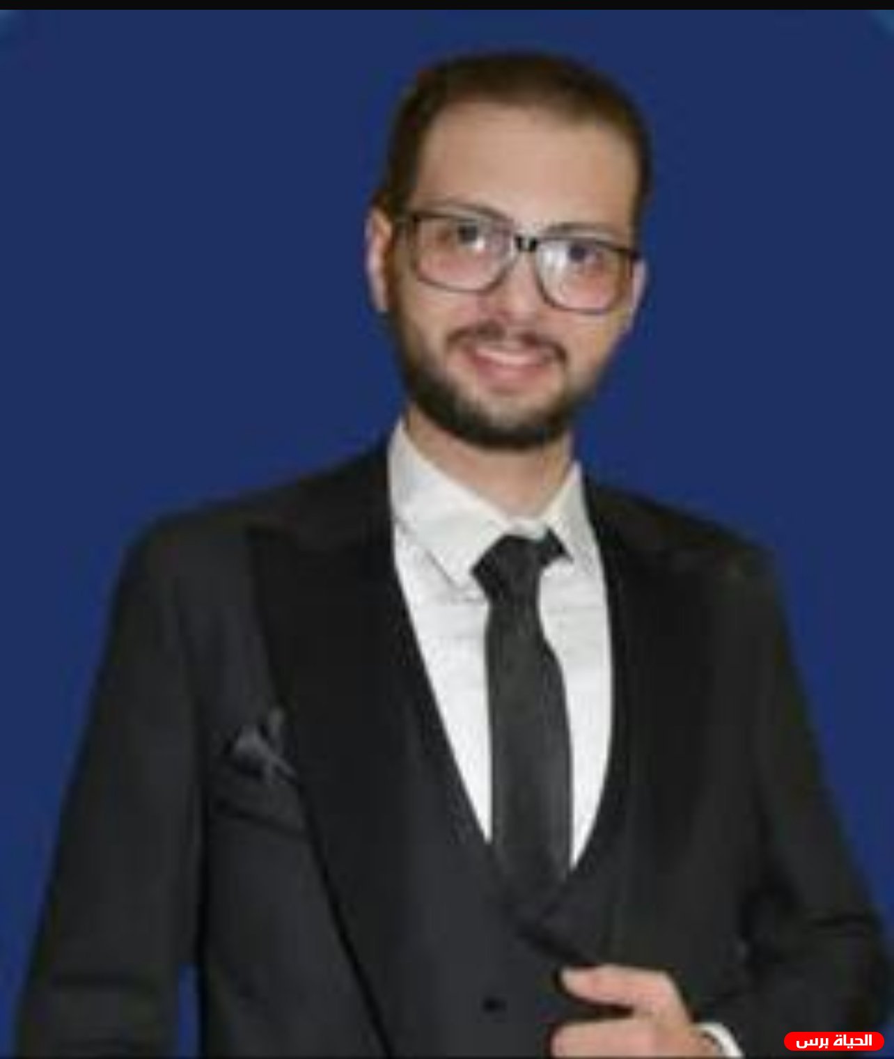 الفكر يحتوي اللغة، أم أن اللغة تحتوي الفكر ؟! 