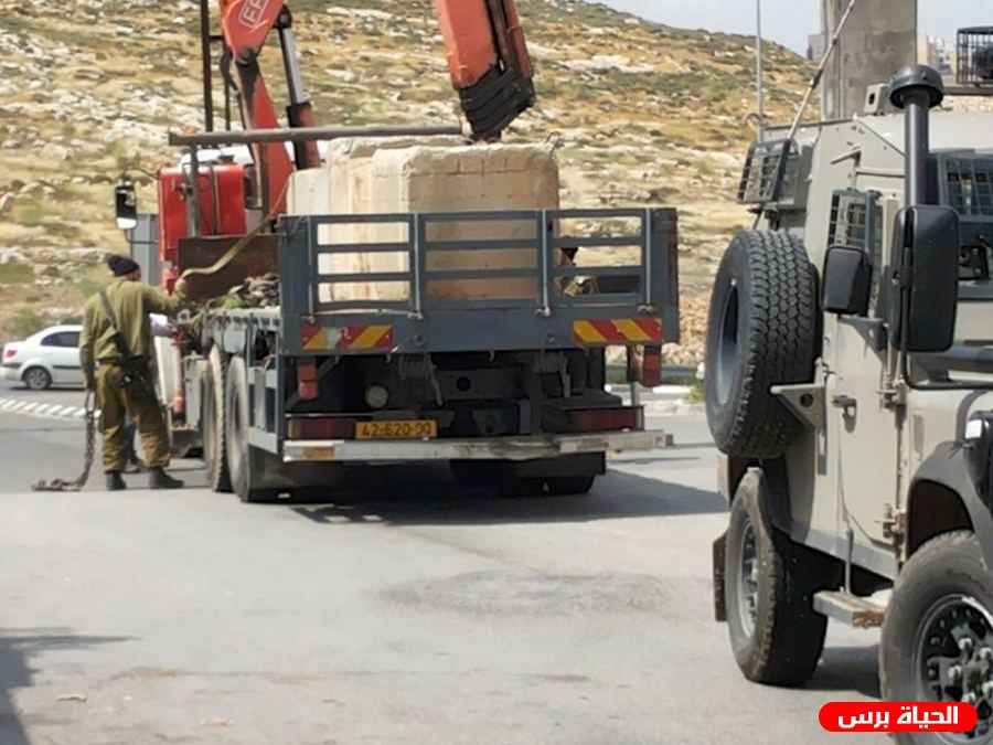  قوات الاحتلال تغلق مداخل بلدة حزما الرئيسية