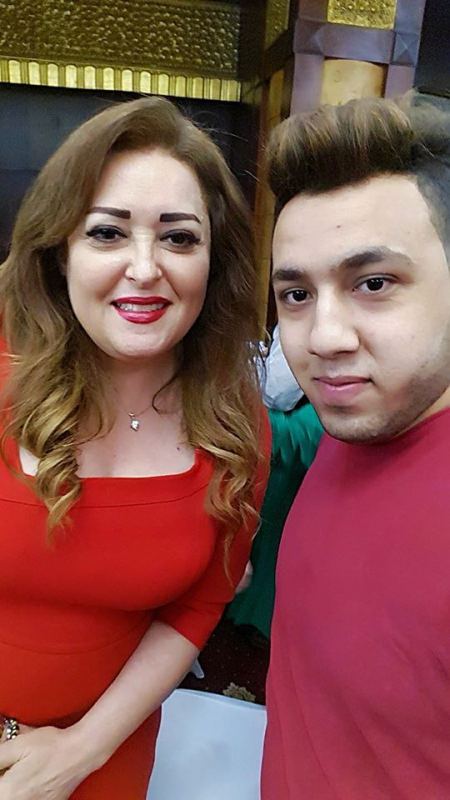 المستشار ياسر قنطوش يهنئ الفنانة نهال عنبر بفوزها في إنتخابات نقابة المهن التمثيلية.