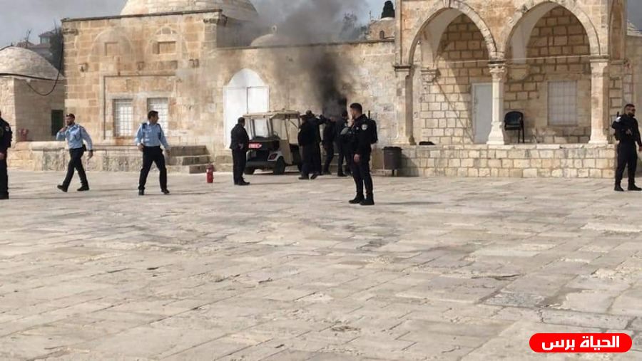 قوات الاحتلال تغلق أبواب المسجد الأقصى