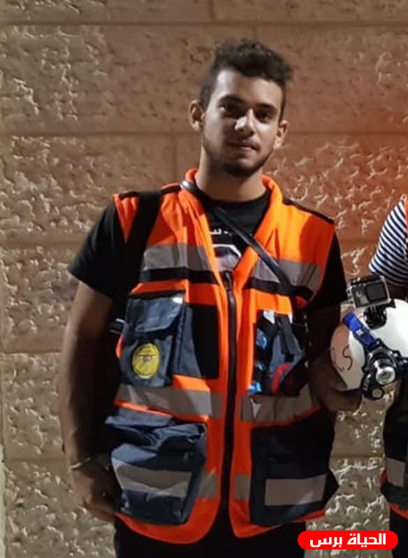الرئيس عباس يعزي والد الشهيد المسعف ساجد مزهر