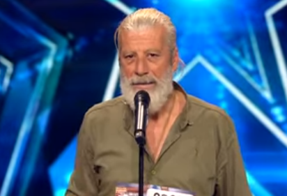 فنان سوري يلخص أزمة بلاده ويبكي المشاهدين بصورة