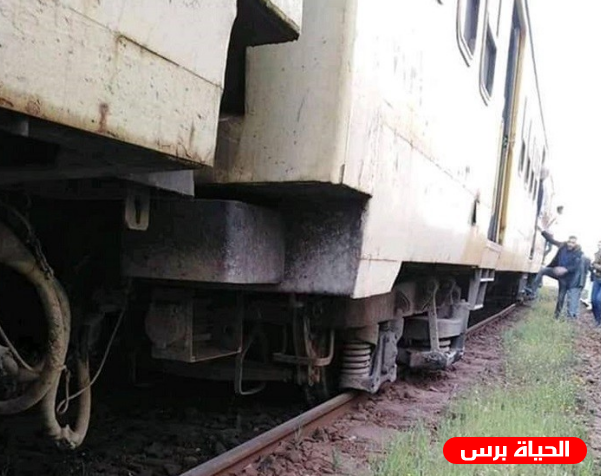 قطار يخرج عن مساره في الإسكندرية