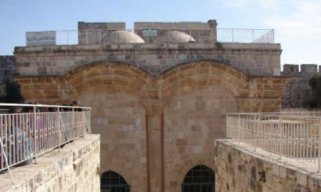 المحكمة: إذا لم يرد الوقف خلال أسبوع سنصدر أمرا بإغلاق المسجد الجديد في الحرم القدسي