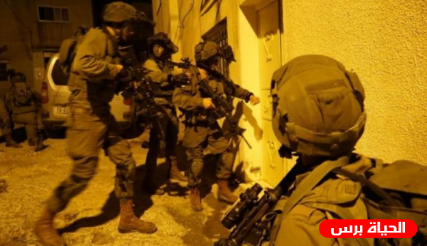 الاحتلال يعتقل 10 مواطنين من الضفة الغربية 