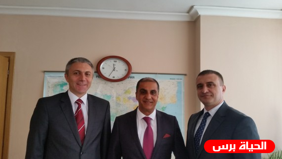 السفير المذبوح يلتقي رئيس حزب 