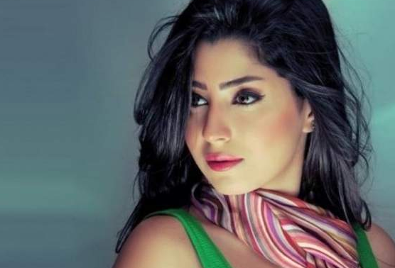 غرض لا يفارق آيتن عامر في كواليس تصوير ابن الاصول