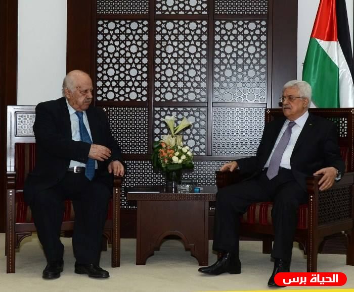 الرئيس عباس يتسلم التقرير السنوي لهيئة مكافحة الفساد: الجميع سواسية تحت مظلة القانون