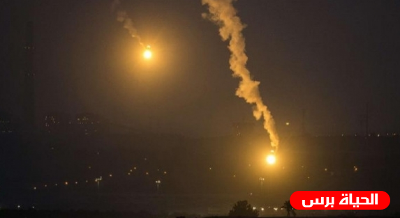 بعد إعلان وقف إطلاق النار .. الاحتلال يشن 30 غارة على قطاع غزة