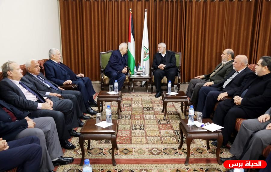 وفد لجنة الانتخابات يصل غزة عبر معبر ايرز
