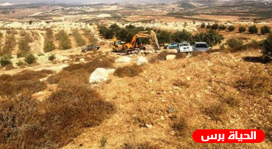 الاحتلال يواصل تجريف أراضي جنوب نابلس