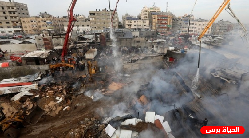 حكومة غزة تصرف مساعدات لأهالي شهداء وجرحى ومتضرري حريق النصيرات