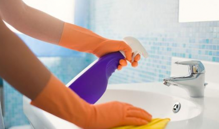 سيدة تقتل نفسها خلال محاولتها تعقيم منزلها من فيروس كورونا