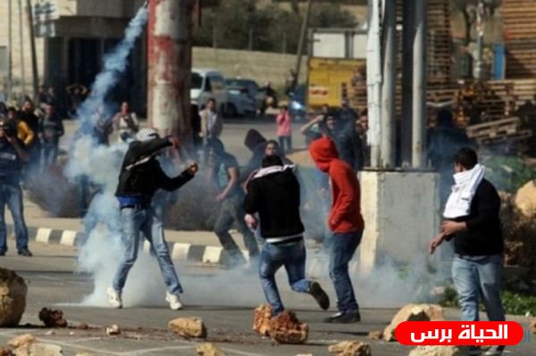 إصابة مصور صحفي وشاب برصاص الاحتلال خلال قمع مسيرة كفر قدوم