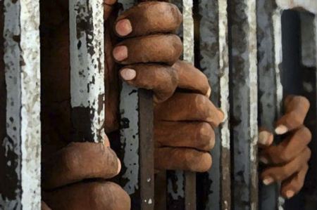 Five Palestinian prisoners complete 17, 19 years in Israeli jails