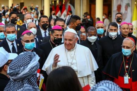 Muslims and Christians tell Pope Francis their suffering in the ruins of Mosul