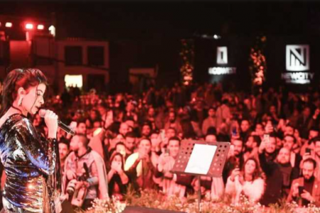 روبي تشغل المصريين بحفلها تحت الأهرامات