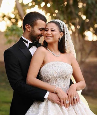 فيديو : دينا داش تشغل محبيها بصور حفل زفافها