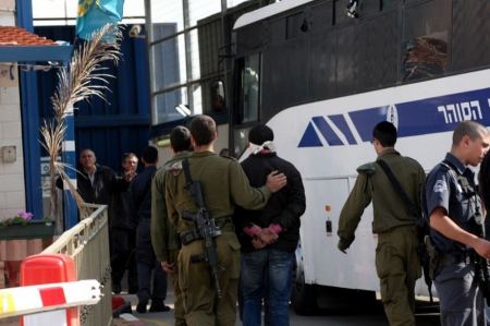 الاحتلال يمدد اعتقال أسرى من محافظة جنين