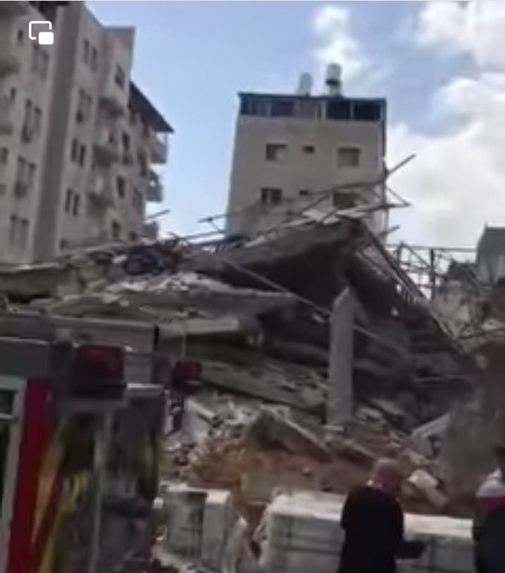 انهيار مبنى في طولكرم ووفاة عاملين