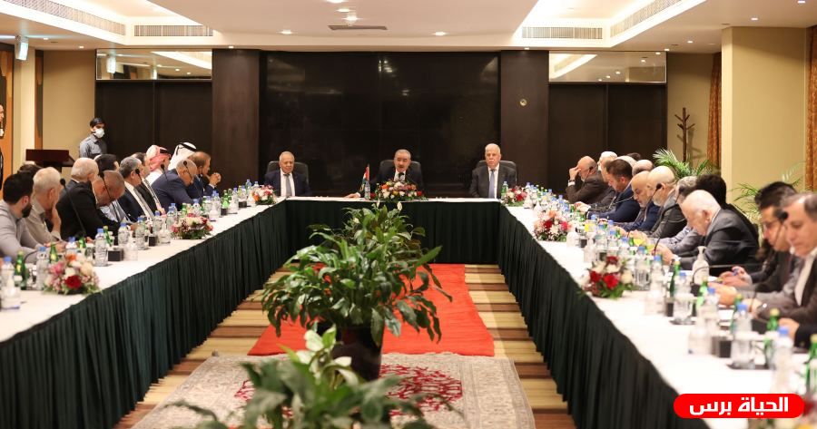 اشتية يلتقي رجال أعمال فلسطينيين في قطر