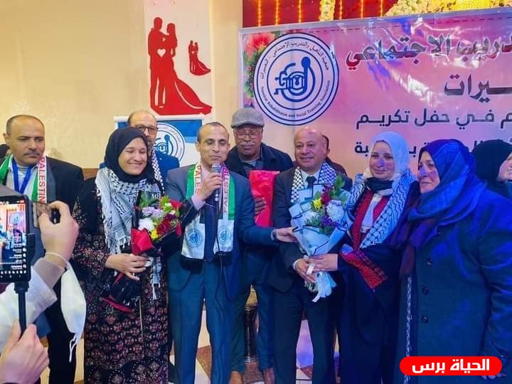 جمعية التأهيل في النصيرات تكرم عددا من الأمهات والكادر النسوي
