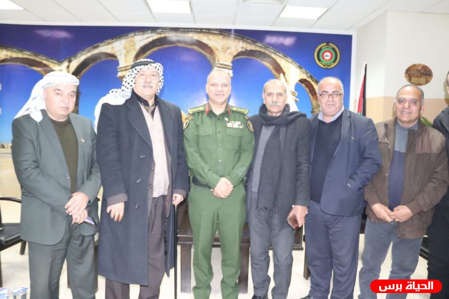 الخليل: العميد ابو هنود يلتقي وفدا من عائلة أبو اسنينة بحضور القيادي الشيوخي