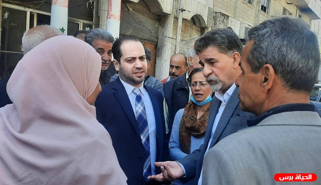 السفير عبد الهادي يشارك محافظ دمشق في جولته بمخيم اليرموك 