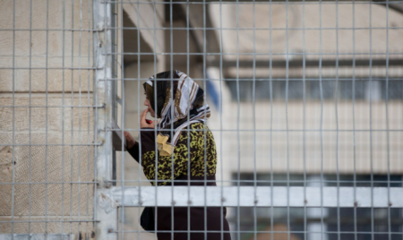 الأسيرات في سجون الإحتلال: اشتقنا أن نستيقظ بين أحضان أمهاتنا