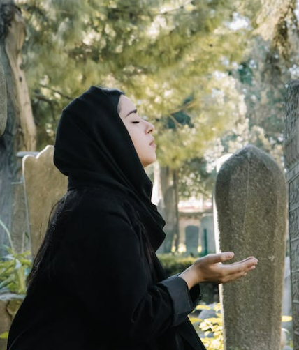 تفسير حلم رؤية الميت