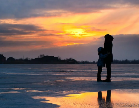 حكم الاحتفال بعيد الأم 2023