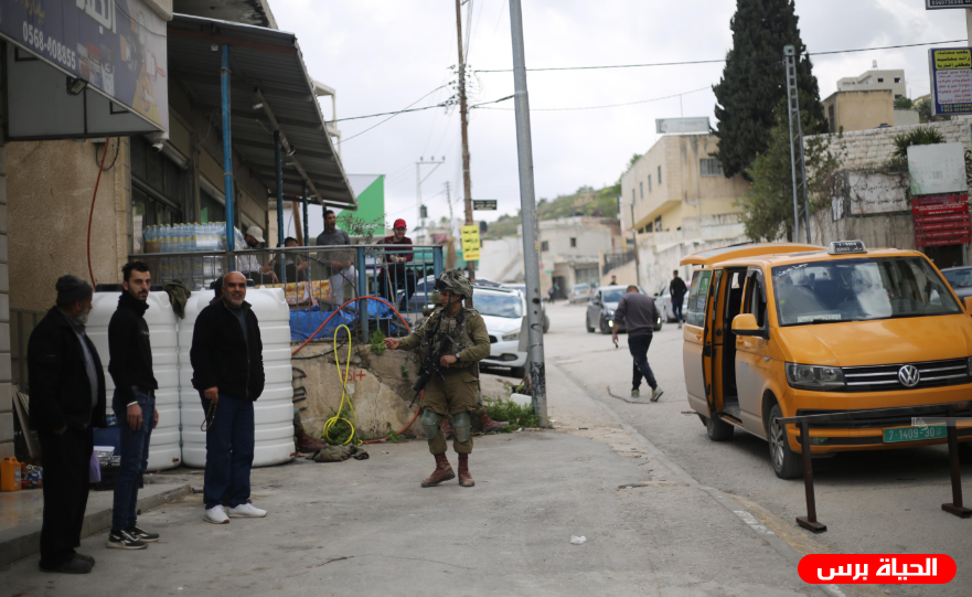 الاحتلال يغلق طرقا ومداخل فرعية في حوارة جنوب نابلس