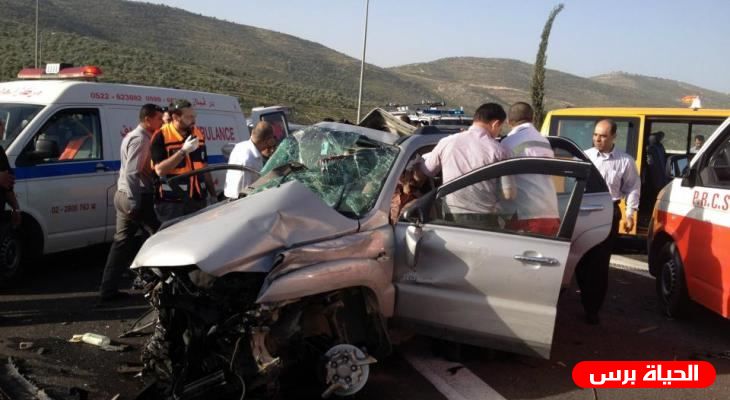 إصابة 8 مواطنين في حادث سير ذاتي غرب الخليل