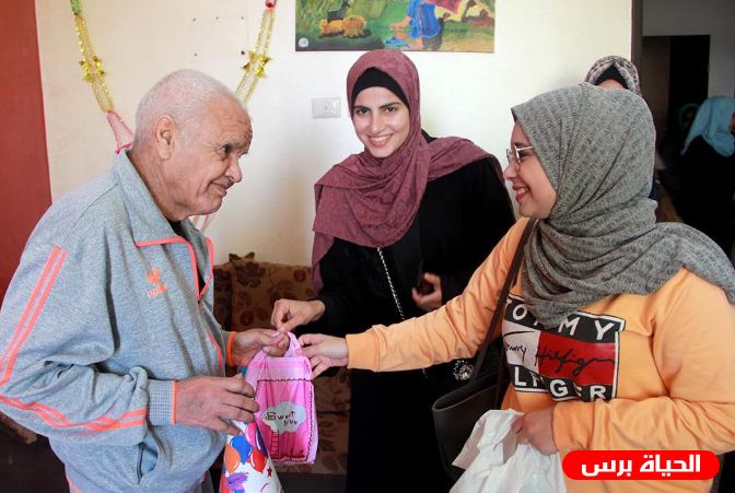 قسم علم الاجتماع بجامعة الأقصى ينظم زيارة لمركز الوفاء لرعاية المسنين بغزة