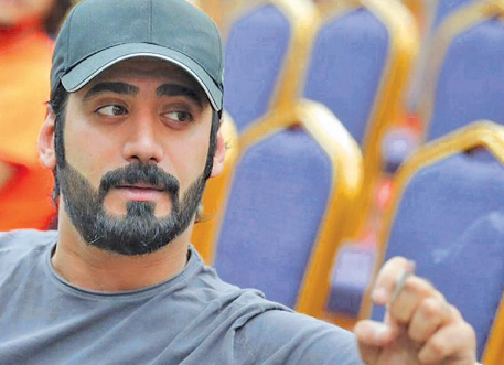 محمد العلوي يكشف ما يفعله في لبنان ورغبته بافتتاح ملاهي ليلية في الكويت