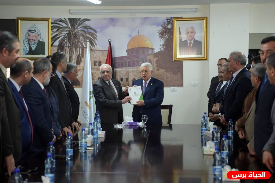 الرئيس عباس يتفقد المجلس الأعلى للإبداع والتميز