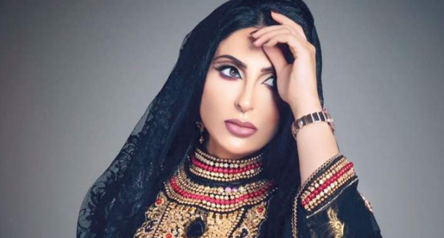 زينب العسكري توضح حقيقة خلعها للحجاب